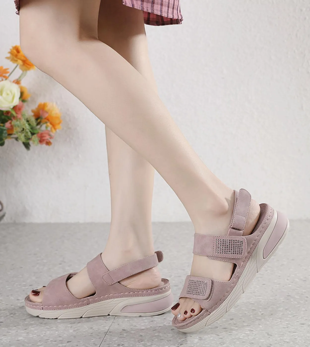 2023 New Classics Sandali da donna con plateau Scarpe con tacco basso per donna Crystal Casual Scarpe da donna Sandali con tacco