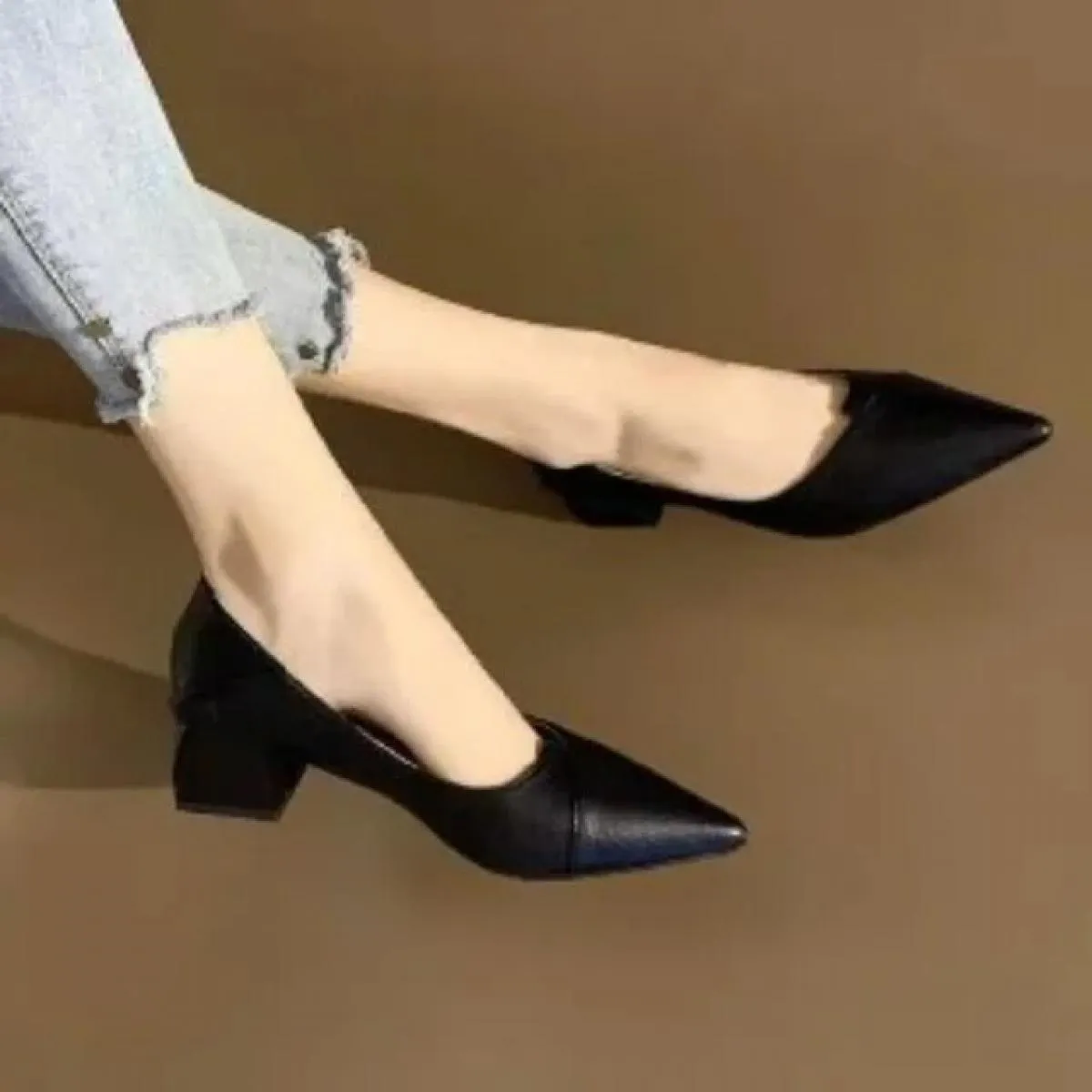 2024 Nuove scarpe da donna con tacco medio a punta Bocca superficiale Scarpe singole Moda da donna Scarpe con tacco alto da donn
