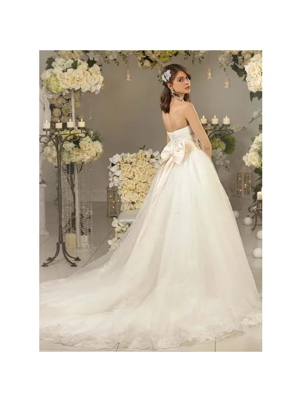 Abito da Sposa a Palloncino Principesco con bustino in pizzo e gonna vaporosa in tulle