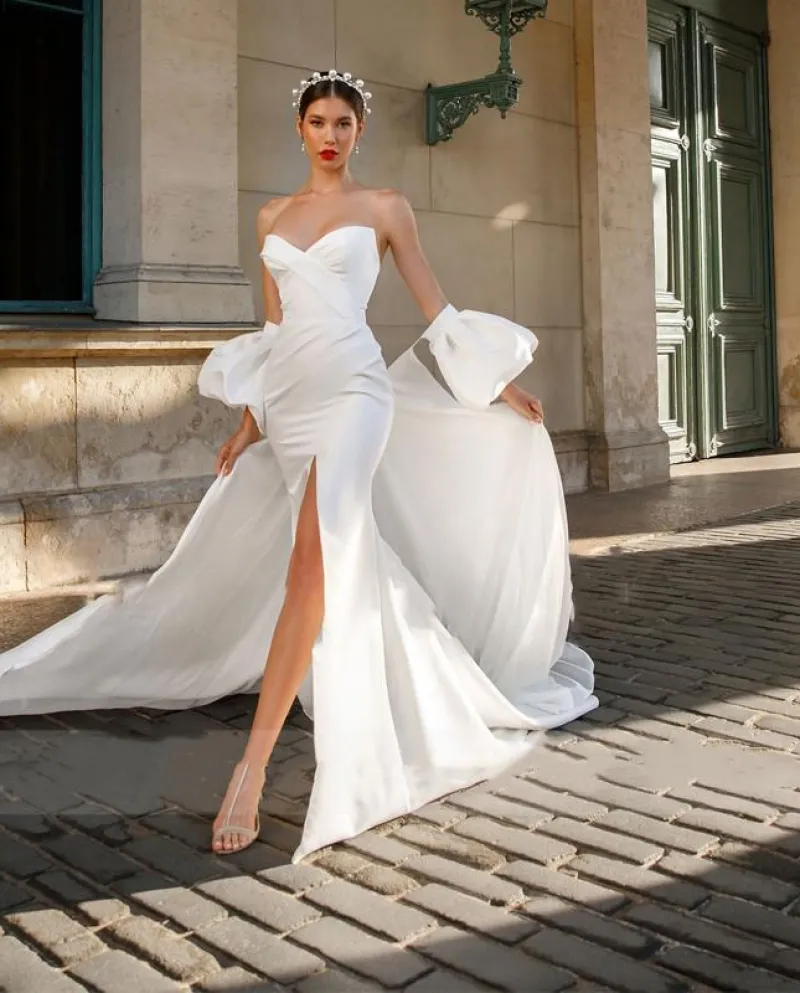 Abito da sposa a sirena con gonna a sirena semplice in raso con maniche gonfie