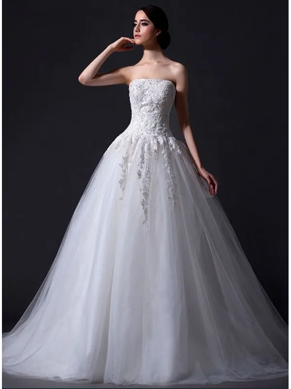 Abito da Sposa Bustier con corpetto steccato in pizzo e gonna vaporosa