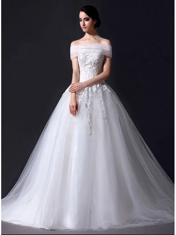 Abito da Sposa Bustier con corpetto steccato in pizzo e gonna vaporosa