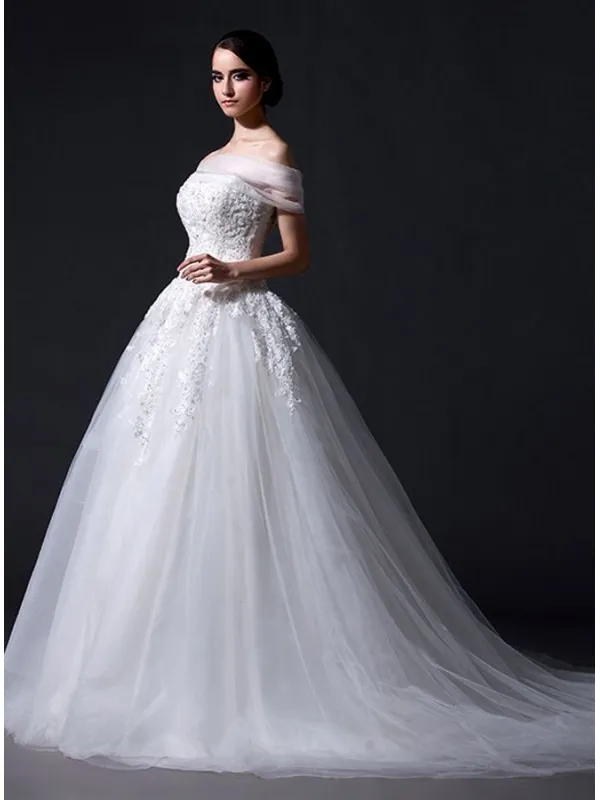Abito da Sposa Bustier con corpetto steccato in pizzo e gonna vaporosa