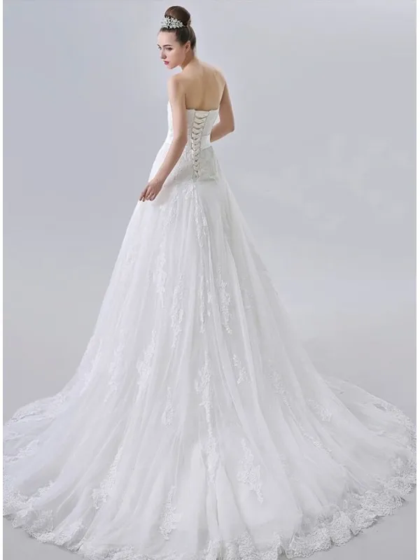Abito da Sposa di Pizzo A Line con fascia in raso e gonna svasata in tulle