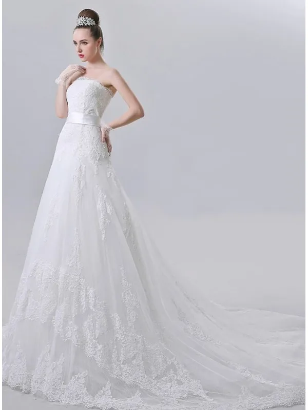 Abito da Sposa di Pizzo A Line con fascia in raso e gonna svasata in tulle