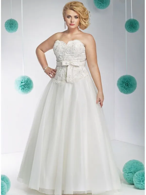 Abito da Sposa online con gonna semplice e corpetto in Pizzo con fiocco