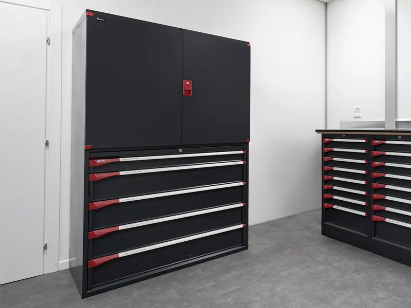 Armadio ante battenti Fami Master 3 cassetti regolabili e 4 ripiani grigio, 1020x573x2000mm