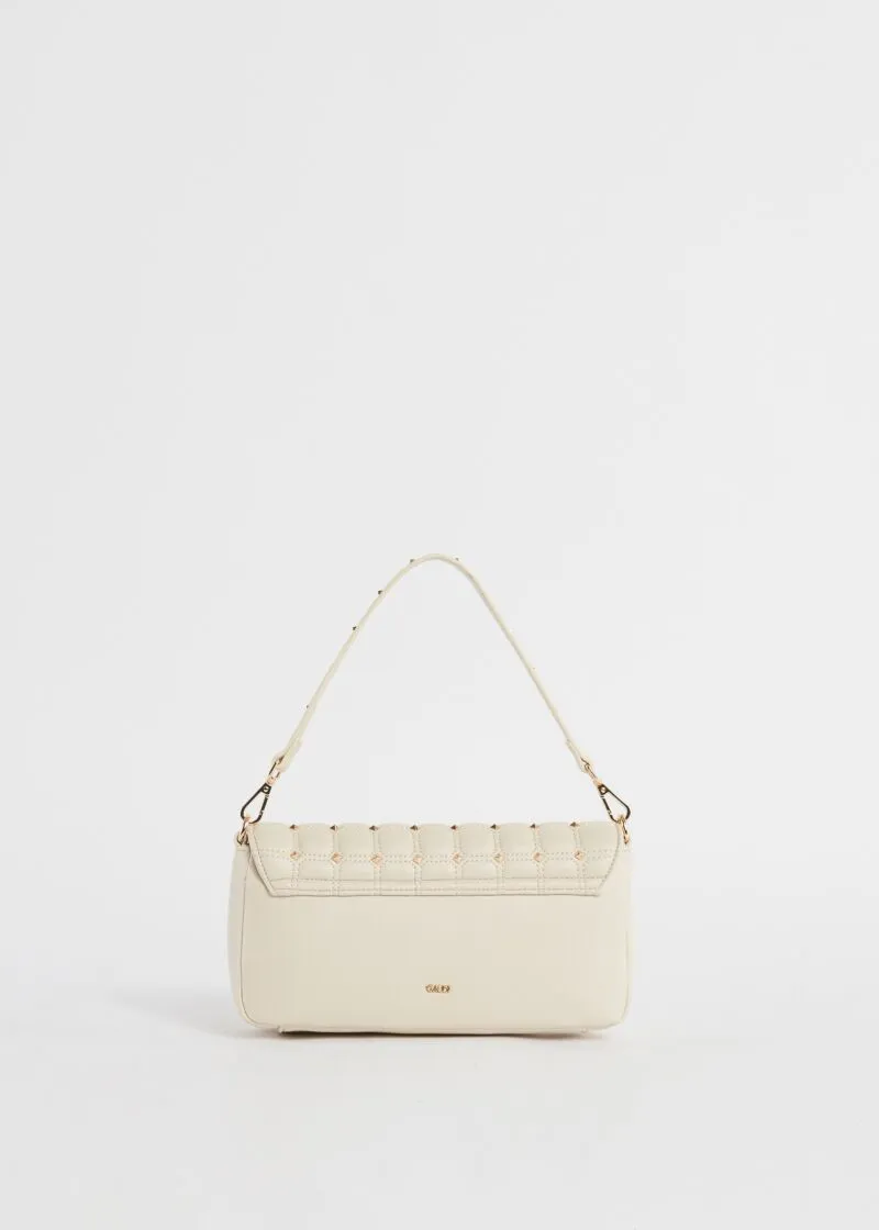 Borsa a spalla matelassé con borchie