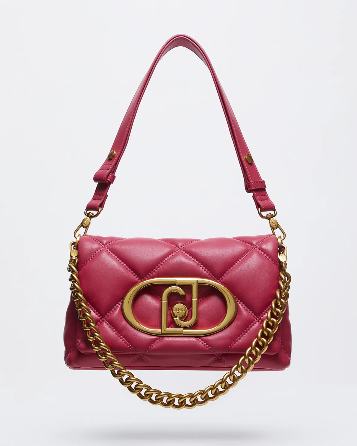Borsa Puffy Icon color fragola in similpelle trapuntata a rombi con placca maxi logo sulla patta e catena dorate rimovibile
