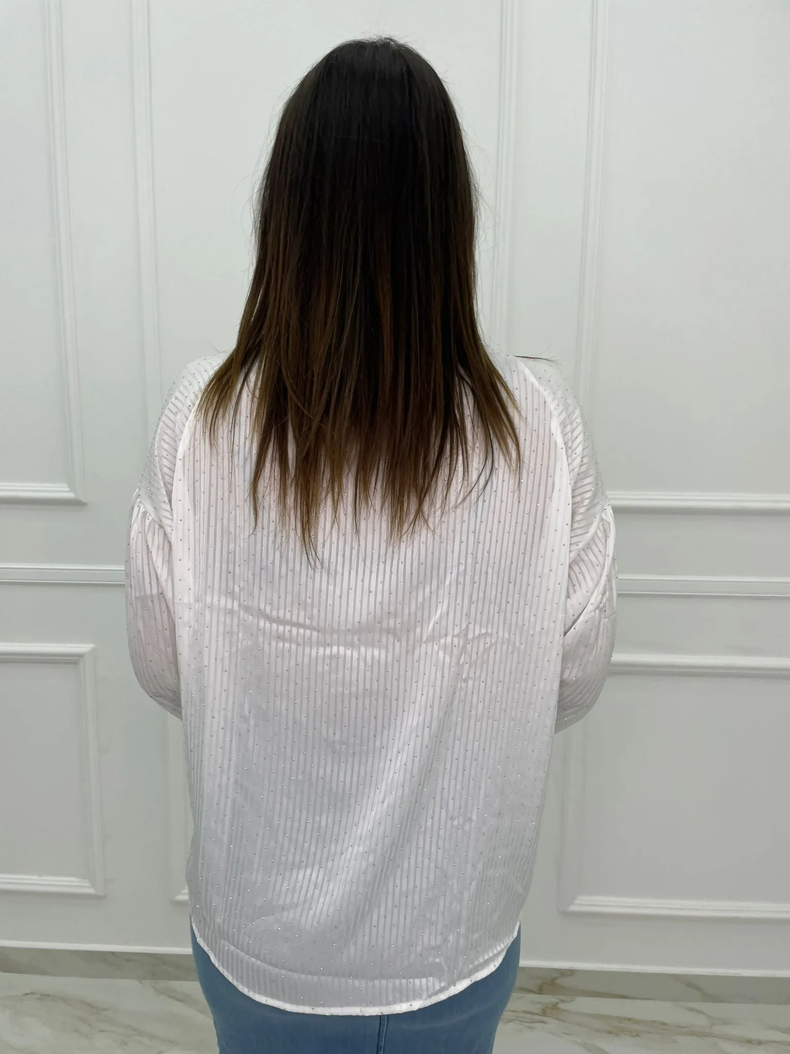 Camicia tinta unita con collo swarovski e brillantini
