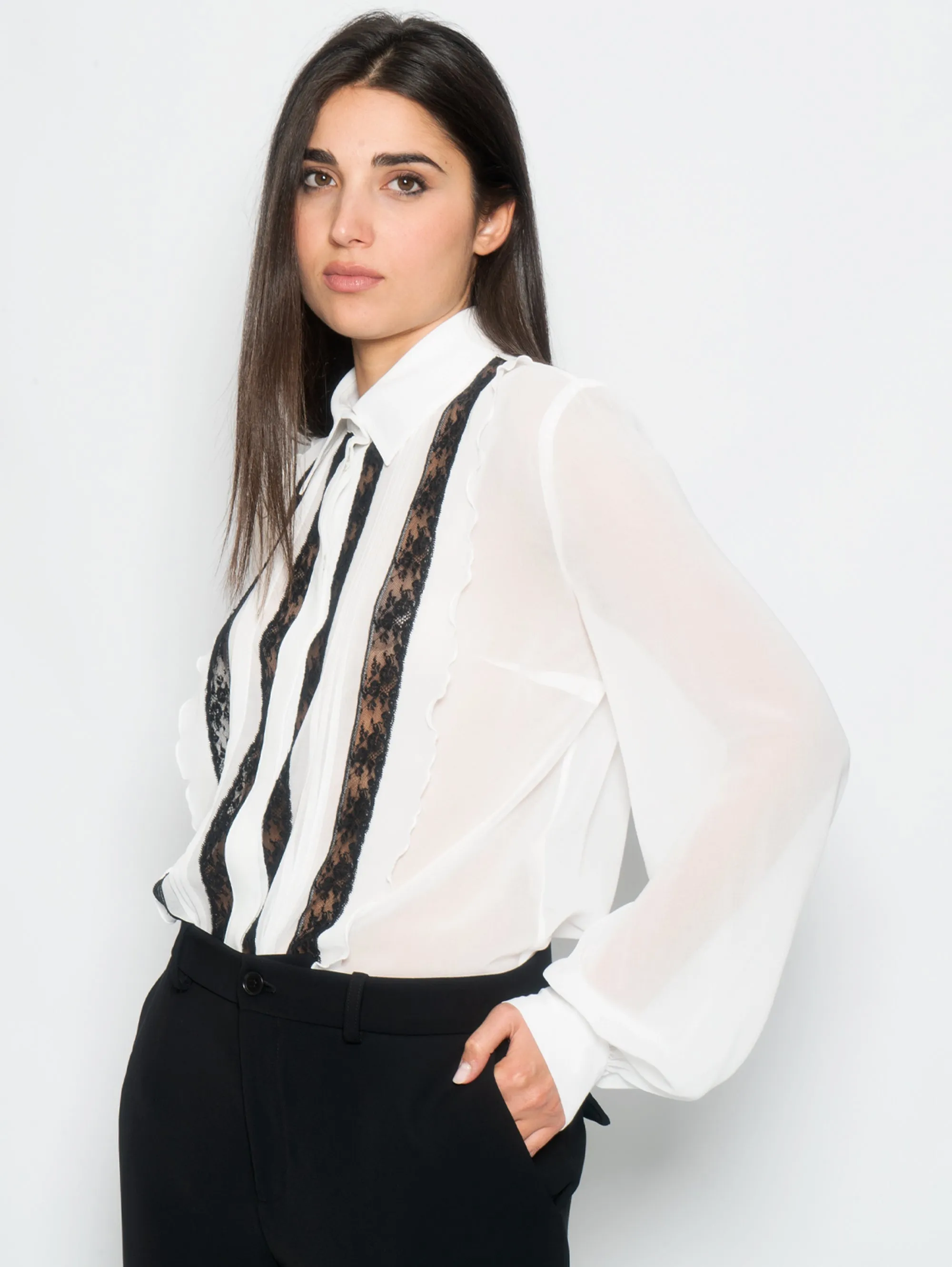 Camicia Velata con Dettagli in Pizzo Bianco