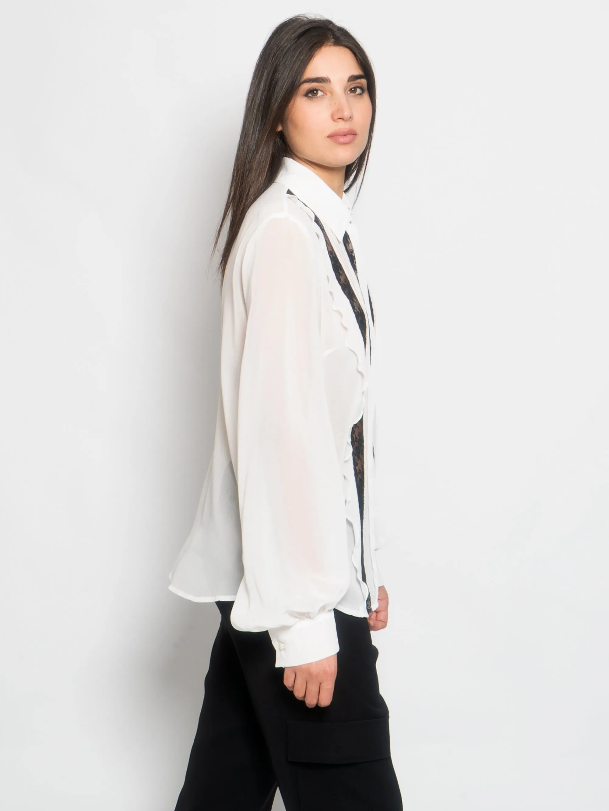 Camicia Velata con Dettagli in Pizzo Bianco