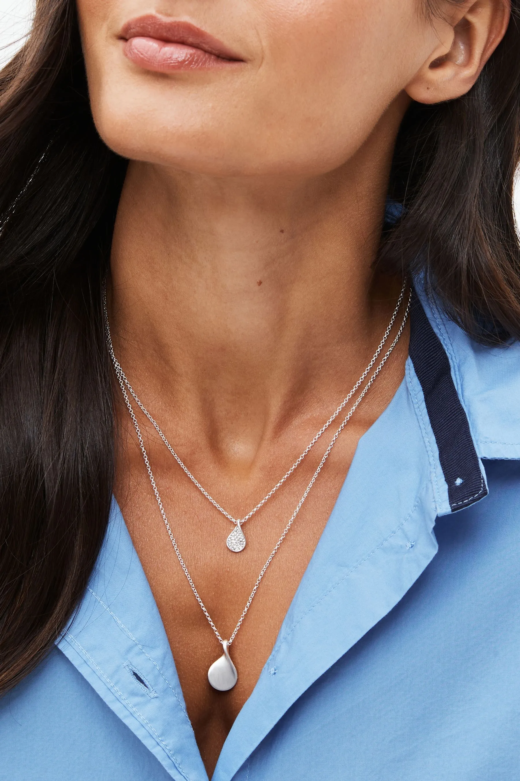 Collana multifilo luccicante con petali