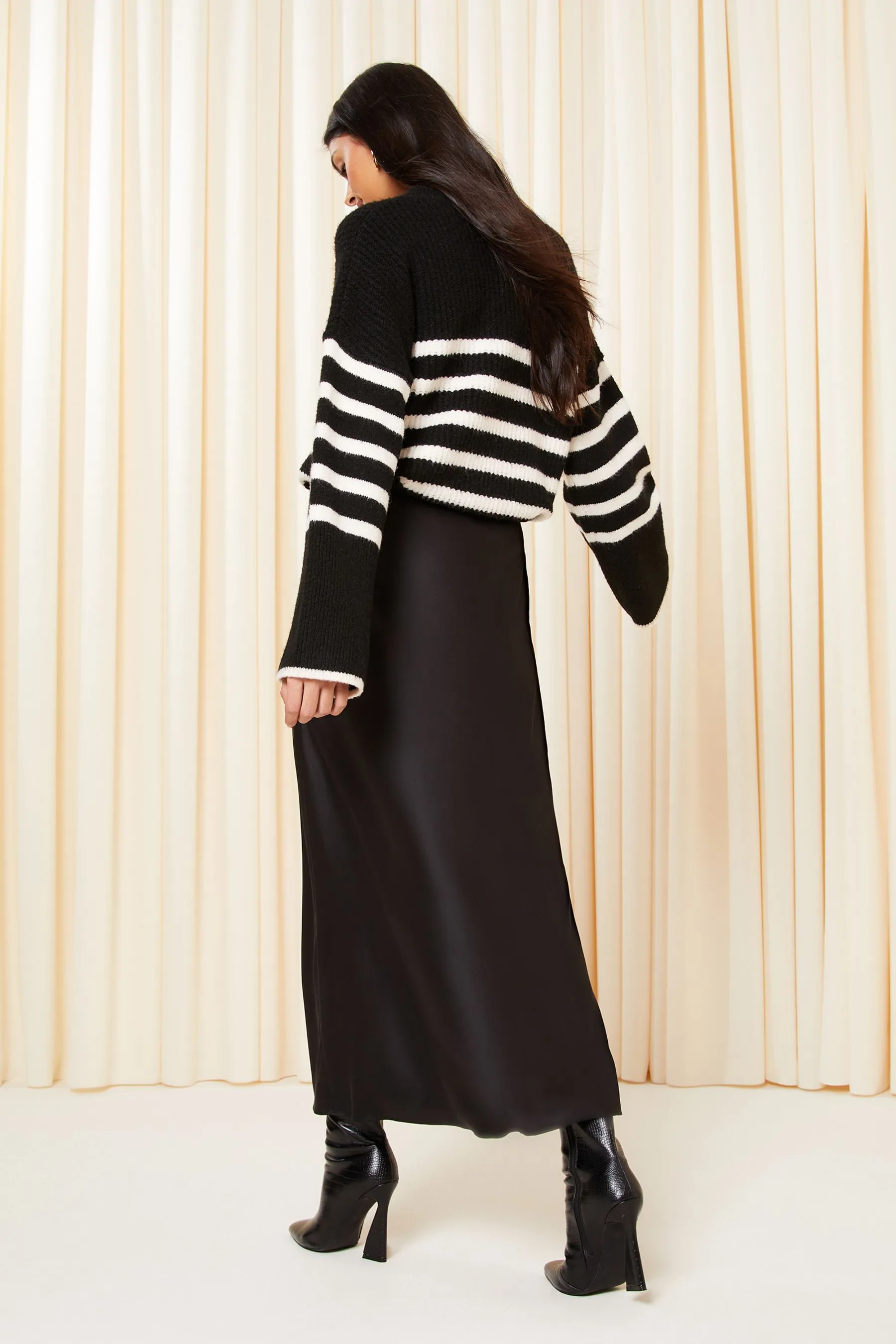 Friends Like These Satin - Gonna maxi con taglio in sbieco