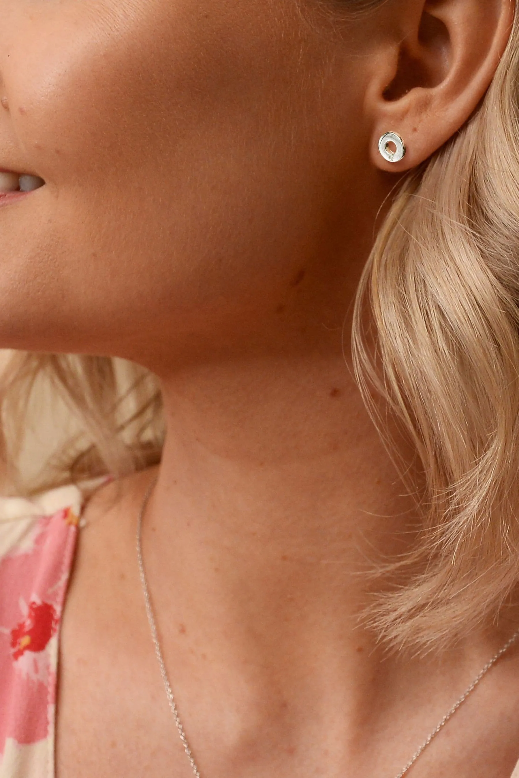 Hot Diamonds Argento - Orecchini a cerchio con amuleti