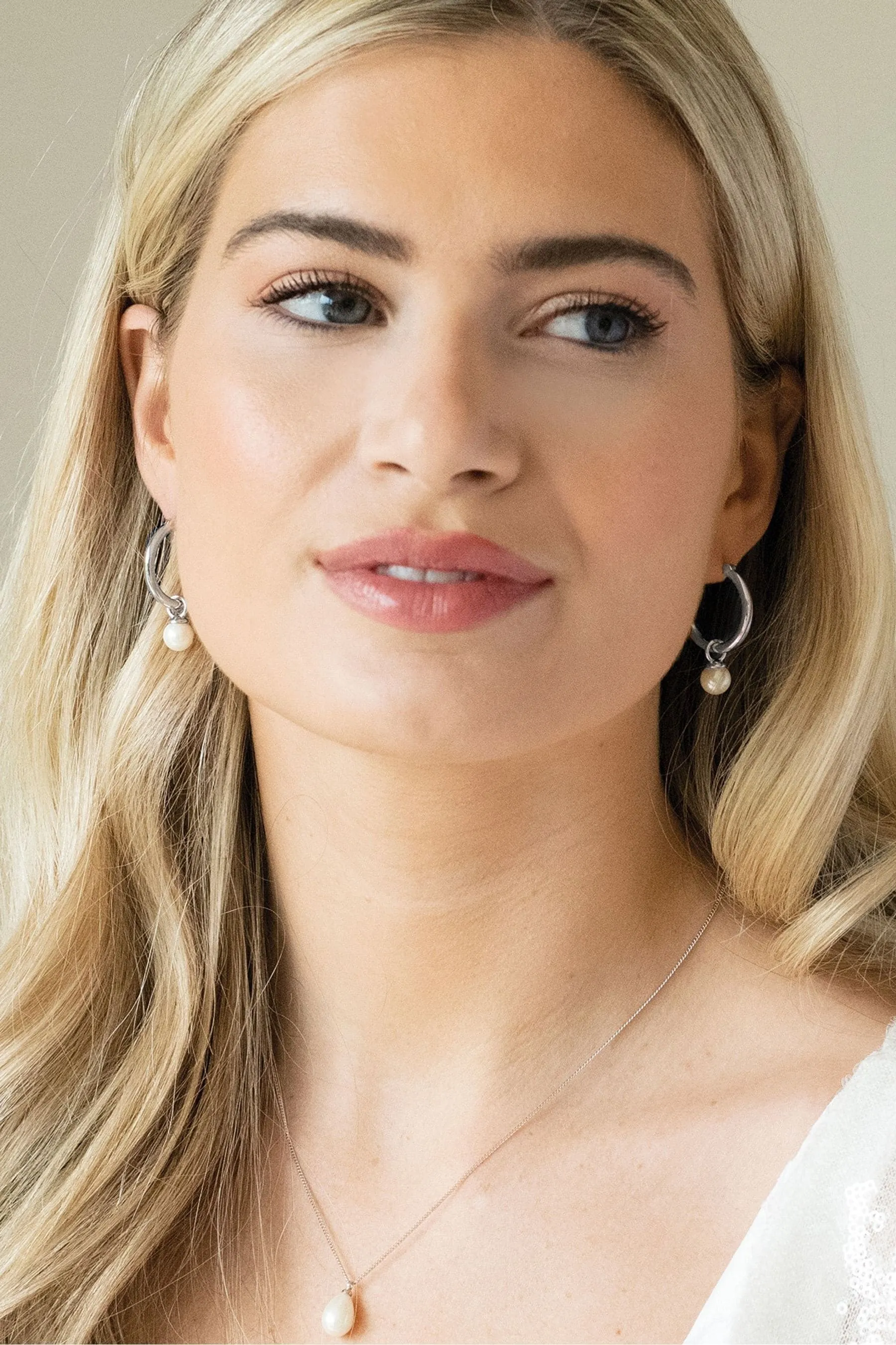 Ivory & Co - Newark - Orecchini appariscenti a cerchio con perle