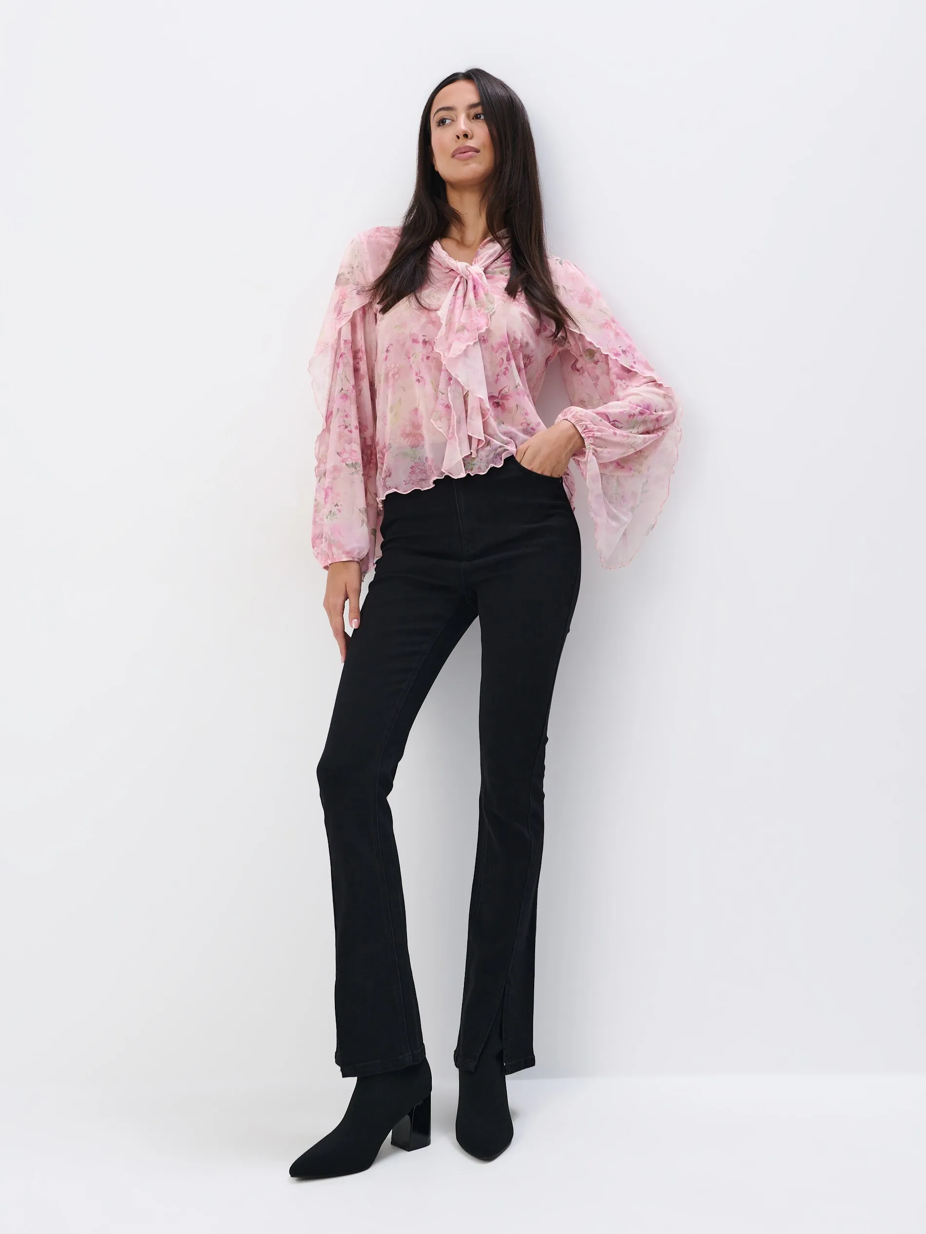 Jeans svasati a vita alta