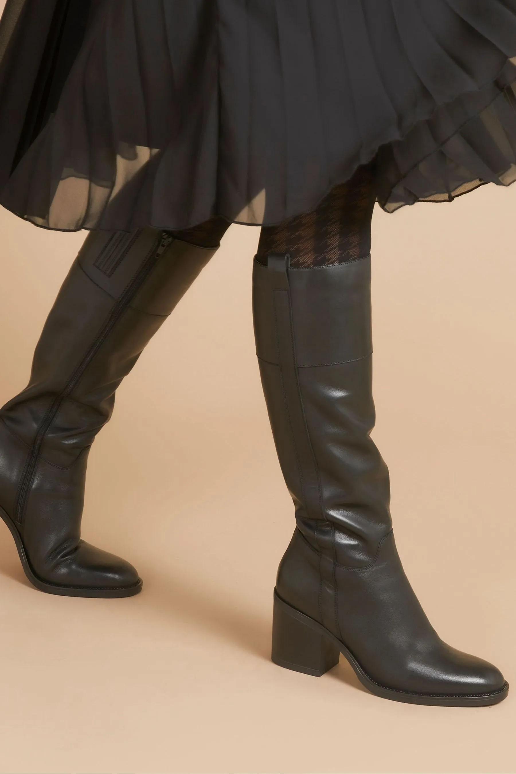 Jones Bootmaker - Carmine - Nero al ginocchio in pelle - Stivali