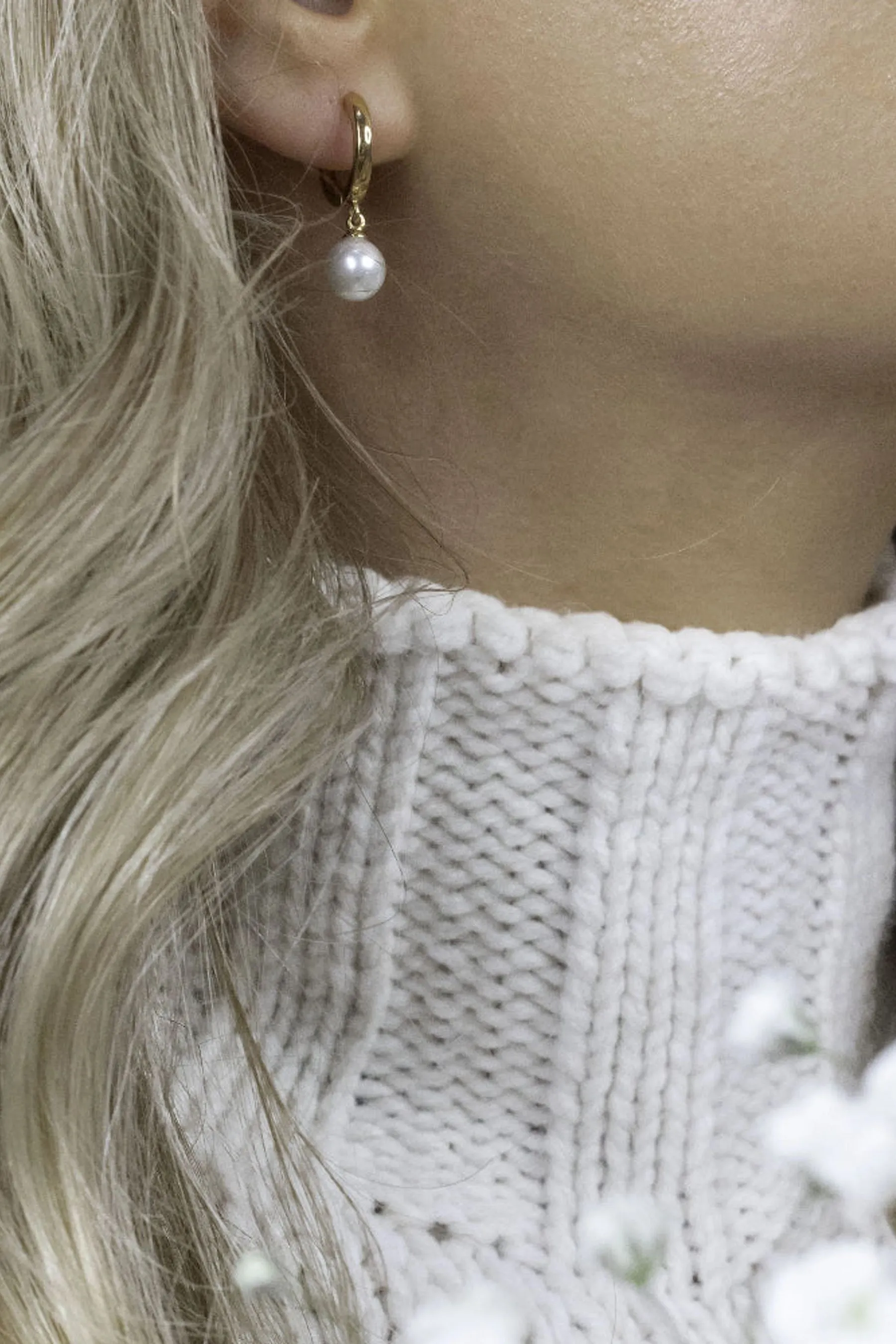 Orelia London - Orecchini a cerchio con perla pendente