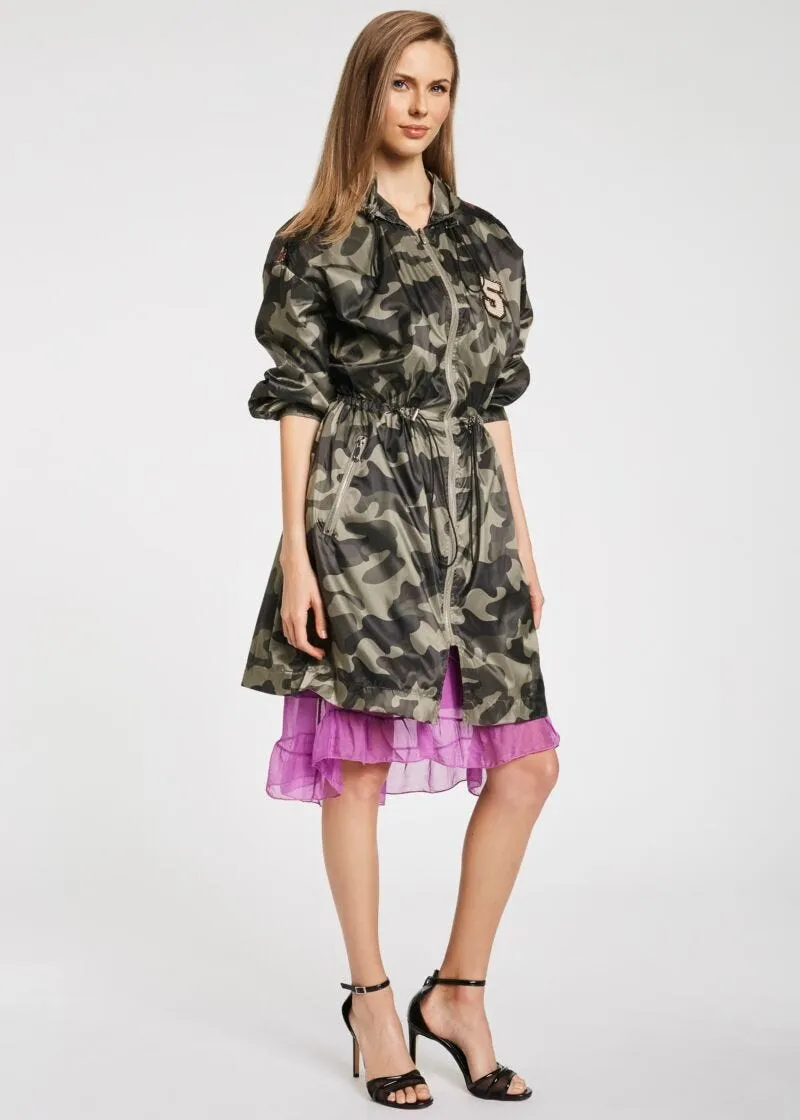 Parka con stampa camouflage