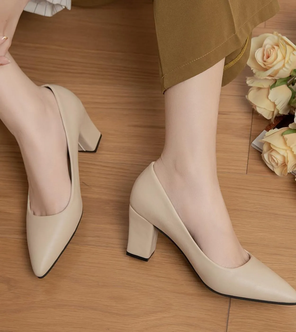Scarpe con tacco alto da donna 2022 Nuove scarpe da donna Stile primaverile Scarpe con tacco alto a punta con bocca poco profond