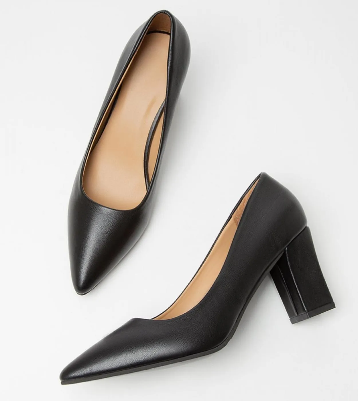Scarpe con tacco alto da donna 2022 Nuove scarpe da donna Stile primaverile Scarpe con tacco alto a punta con bocca poco profond