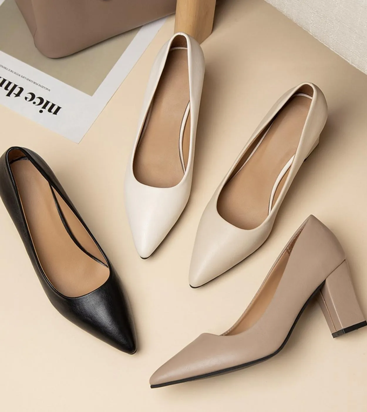 Scarpe con tacco alto da donna 2022 Nuove scarpe da donna Stile primaverile Scarpe con tacco alto a punta con bocca poco profond