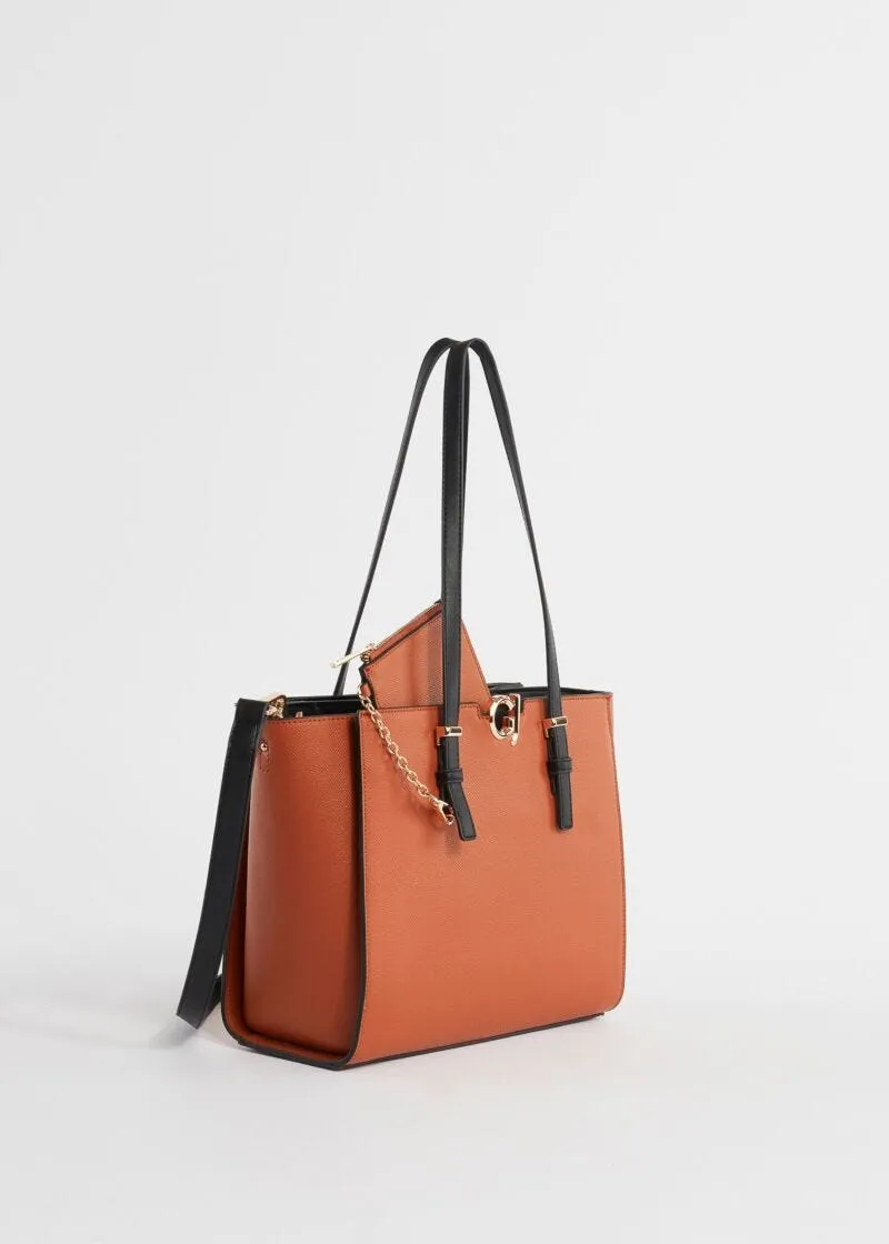 Shopping bag in similpelle con charm