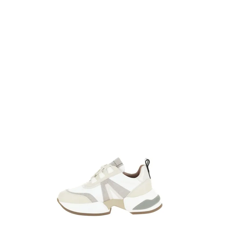 Sneakers con lacci