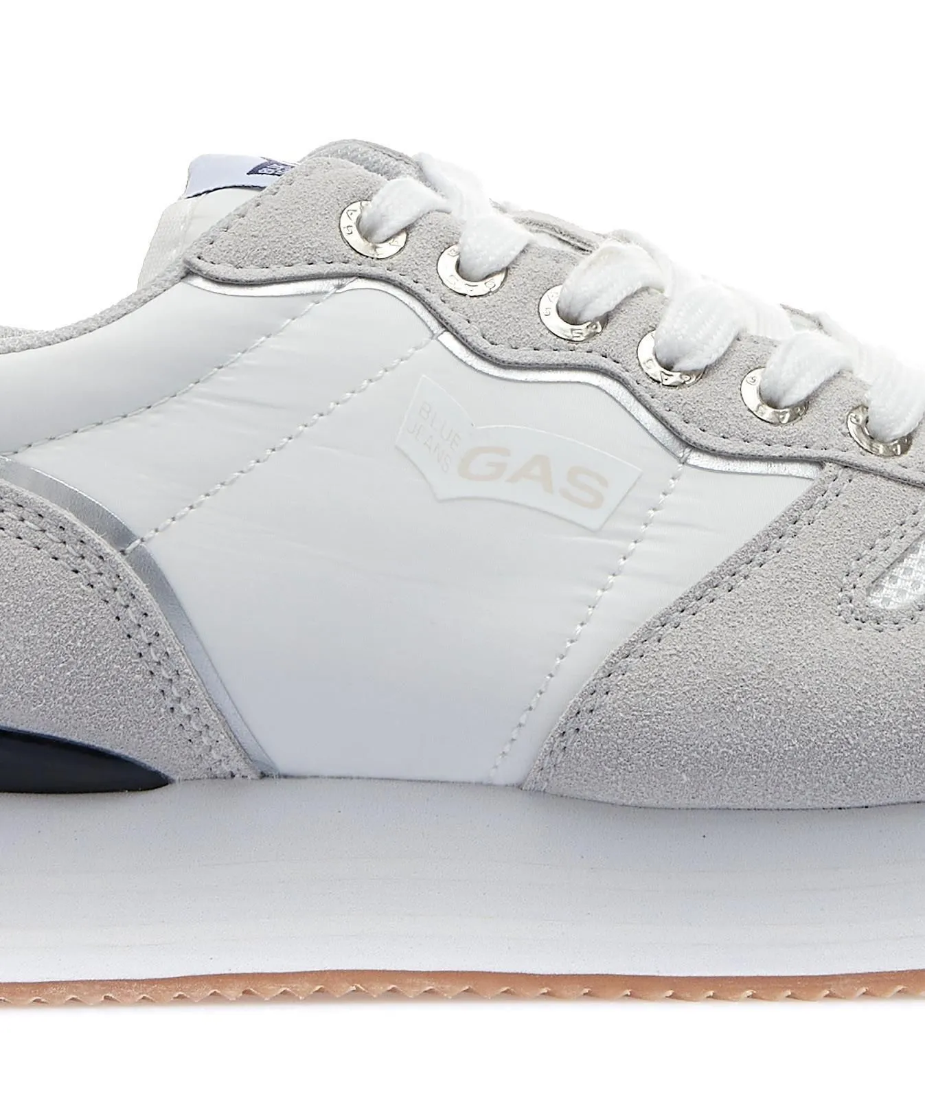 Sneakers grigie con suola platform e logo