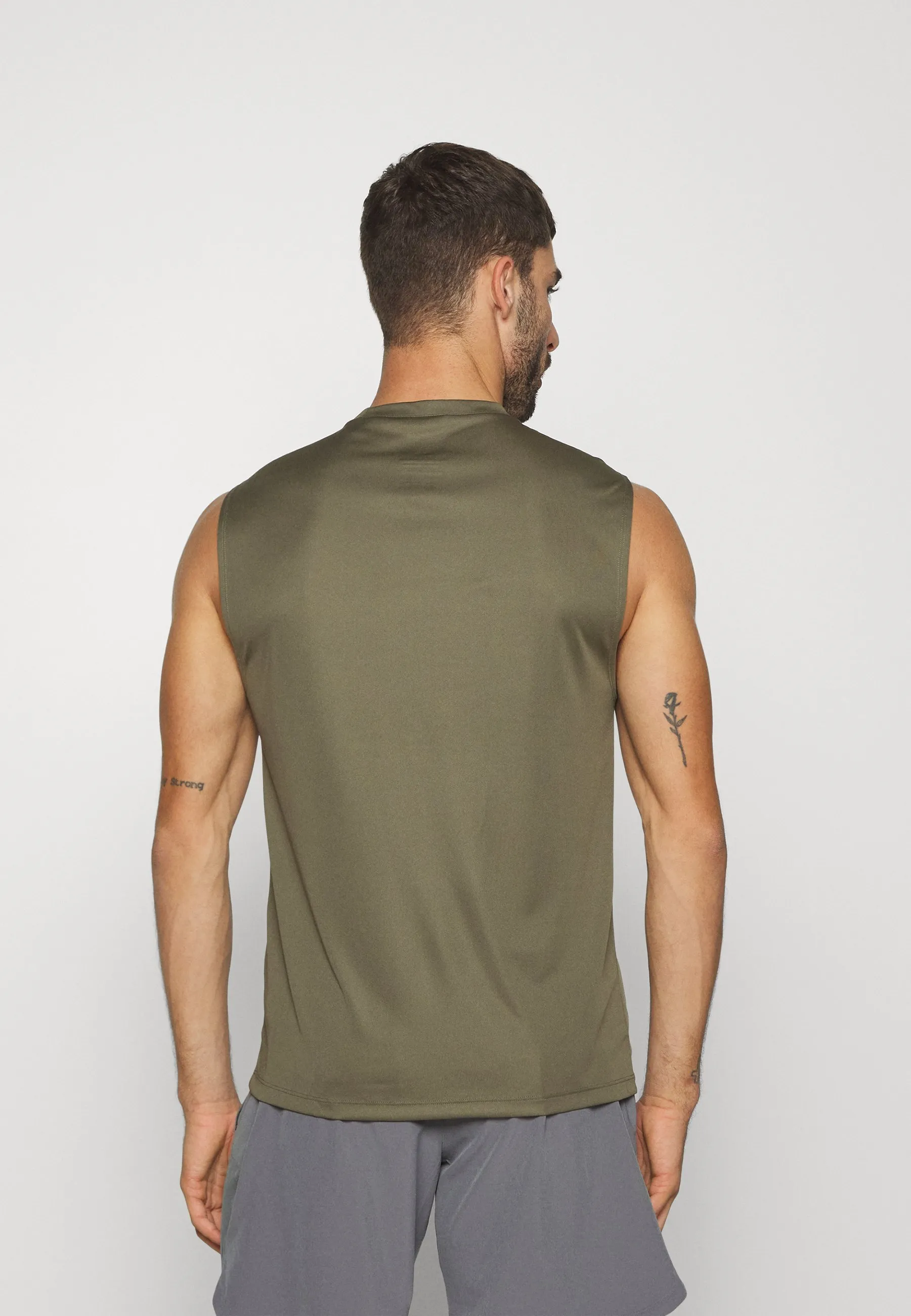 TRAIN SLEEVELESS TECH T-SHIRT - Top