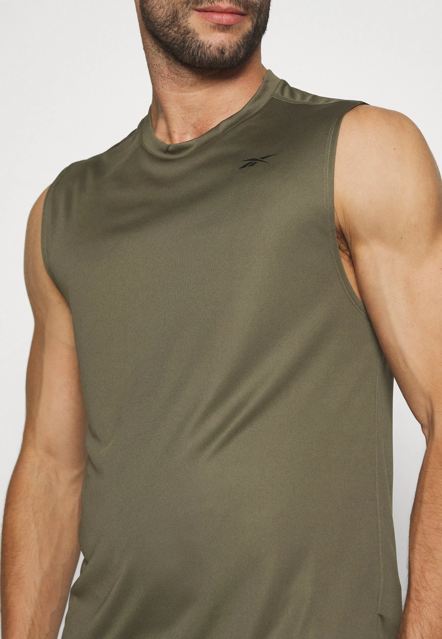TRAIN SLEEVELESS TECH T-SHIRT - Top