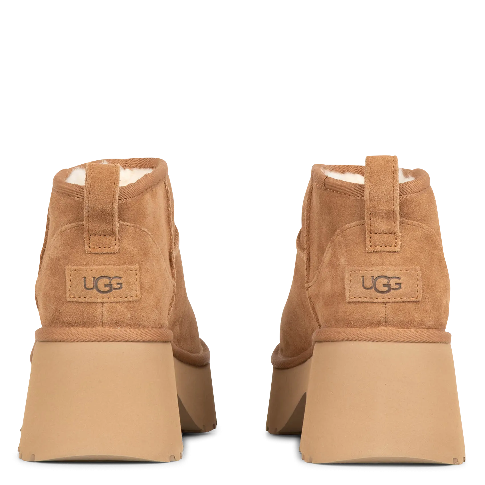  UGG   CLASSIC ULTRA MINI NEW HEIGHTS - Stivali foderati effetto pelle scamosciata | Marrone